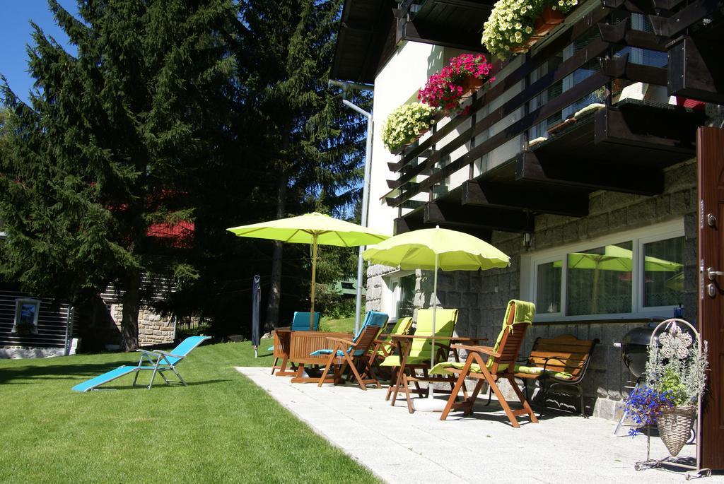 Pension Arabela Bed and Breakfast Harrachov Exterior foto